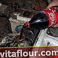 Coca Cola почиства системата за охлаждане на двигателя