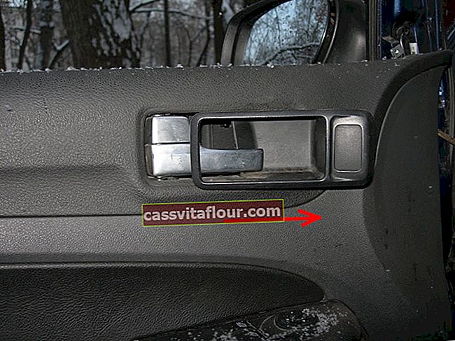 премахване на тапицерията на дръжката Ford Focus 2