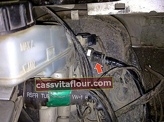 Uklanjanje glavnog cilindra kvačila na Ford Focus 2