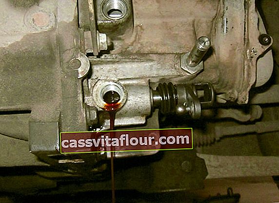 Scurgeți uleiul de la transmisia manuală Ford Focus 2