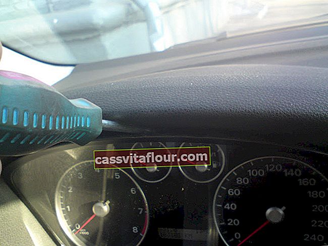 Ford Focus 2 kontrol panelinin kaldırılması
