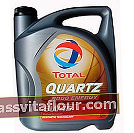Celkový motorový olej Quartz9000 5W-40