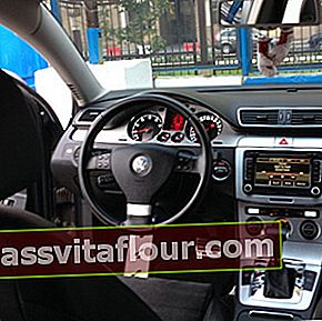 Volkswagen Passat B6'da direksiyon simidinin değiştirilmesi